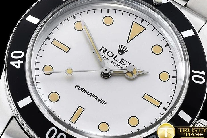 1108 Resilient ROLSUB0186 – Vintage Sub Ref 6205 White A- 1026